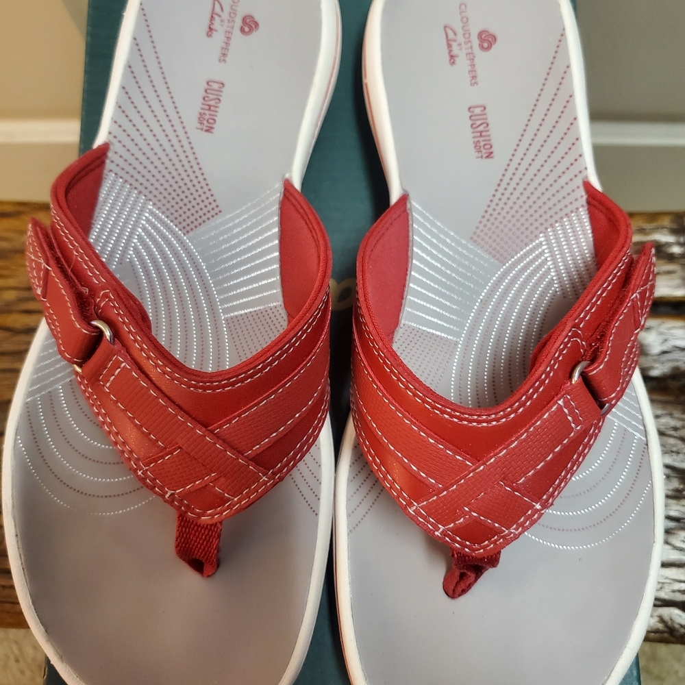 Clarks Flip Flops